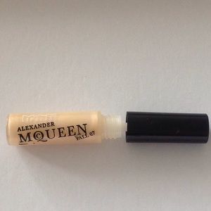 MAC Cosmetics: ALEXANDER McQueen: NOTHINGLESS